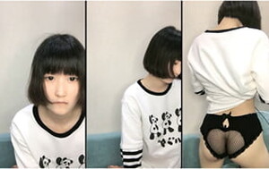 超純00後呆萌軟妹子,看起來乖乖的,年紀不大,小茓卻黑了,菊花周圍都長毛毛了