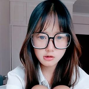 新人學生妹，超可愛-【長腿蘿Lo莉175】，發育剛剛好-5V-4.4G