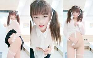 雙馬尾笑起來甜甜的虎牙妹,長相清純甜美,身材青春靚麗,這就是青春的味道