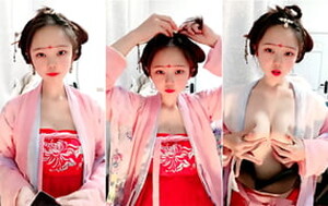 古韻美大眼美少婦,穿上中式古裝很有味道,想幹古裝小姐姐嘛[MP4/440M]