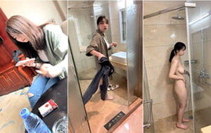 酒店約個大奶學生妹,換上黑絲豐臀被包的嚴嚴實實,女上位啪啪,大奶抖來抖去[MP4/1G]