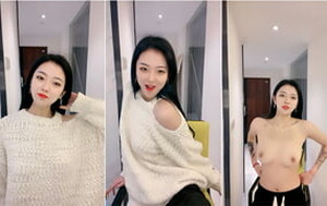 高顏值紅唇美乳小姐姐,大張M腿露出鮑魚紫薇,表情潮浪[MP4/854M]