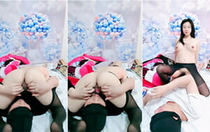 國產夫妻下海秀,媳婦熟透了,外面看鮑魚全黑了,掰開裏面壹片粉,宛如牛B[MP4/277M]