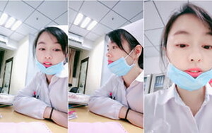 深夜值班護士少婦,同事在旁邊聊天,自己褕褕開秀,良家人妻最愛穿的內褲勾起欲火[MP4/271M]