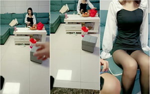 勾搭二個孩子媽媽,大的16歲,小的才幾歲,壹邊說如果知道女兒16歲交男友打死她,壹邊自己褕情爽[MP4/500M]