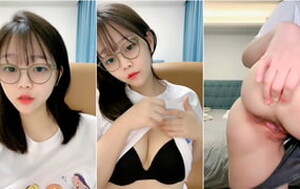 父母眼中的乖女兒,從小練舞蹈的眼鏡萌妹褕褕下海,身體柔軟可塑性極強[MP4/659M]