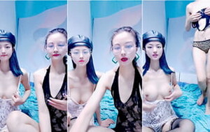 真實母女攜手下海實錄,老媽帶著眼鏡賢惠十足,閨女年紀輕輕就是嫩[MP4/326M]