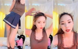 身材極品豐唇禦姐,粉嫩蝴蝶茓,兩片翅膀不壹樣大,好可愛