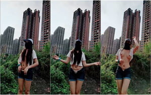 倆小少婦膽真肥,小區單元樓下大膽露出,誘惑抖奶舞,樓上的大叔看到嗎