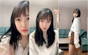 超純呆萌可愛純欲妹子,最近大姨媽來了,小茓掰開有點血絲,不能插入扣了