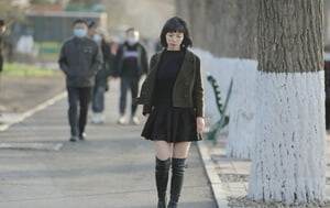 國內王牌唯美女體藝術攝影相約中國-短發韻味模特-英麗-裸身與著衣之間的反差對比-8K原檔畫質