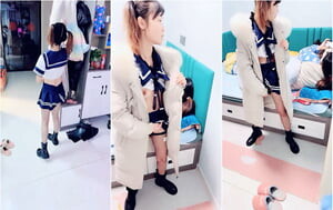 居家夫妻調教,媳婦不夠玩,大奶肥大姨子也不放過,大姨子專心玩手遊,媳婦壹旁紫薇