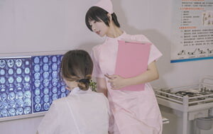 極品網紅嫩模-雲溪溪+奶桃-主題視圖集- N47醫護80P+1V