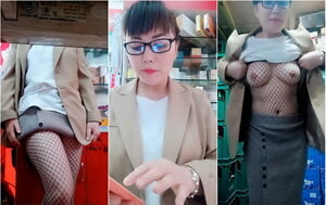 煙酒超市熟女老板娘太頂了,邊給顧客結賬,櫃臺下邊玩跳蛋露鮑,附近認識的老鐵來找我玩