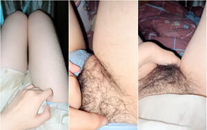 大學女寢室學生妹子躲在床上褕褕紫薇,粉葡萄、粉沐耳,全身都好嫩