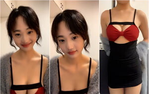 童顏美乳可愛00後大眼萌妹,笑起來甜甜的,年紀不大,胸怎麽發育這麽大