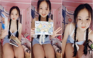 清純大學妹子,寢室上鋪下海,自稱還是處,大家驗壹驗看是不是