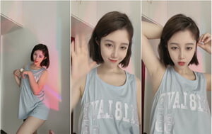 活潑可愛開朗短發03年小姐姐，很有氣質，運動又俏皮，紫薇摸出白漿