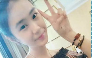 四川宜賓逾期未還94年少婦被債主曝光,躲在衛生間扭屁股7V