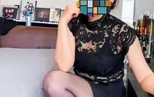 熟女控，白胖熟女王阿姨，亂X倫新作，抽插同學媽媽，屄屄很嫩剪開絲襪內射