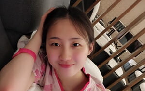 校花級清純靚麗學生妹孟X婷流出，被男友SM調教，粉沐耳都被艹卷邊了87P+31V