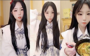 雙馬尾超萌可愛軟萌萌萌妹，吃著外賣撩騷，小秀壹下身材，微乳十分誘人