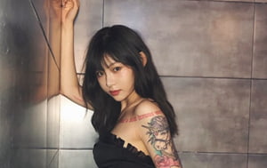 人生贏家京城有錢富少與他的兩位極品模特身材騷母狗，一王兩後調教戶外露出排插，為了錢乖乖聽話