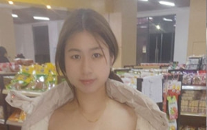 校園文藝反差婊-歡歡沐谷-主人調教下,內外反差美,各種場合露出,被多根肉棒同時爆插472P+84V-5.5Gb