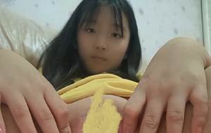 短發清純懵懂白虎小蘿L莉,紫薇自拍,還沒長毛,無水印原檔2V