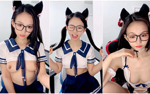 黑框眼鏡反差浪蕩小貓咪,長相很有味道9V合集-18小時14分-12.7Gb